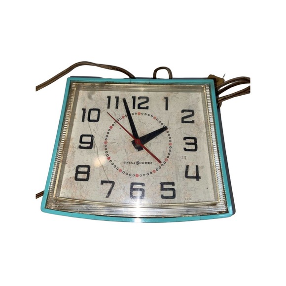 GE General Electric Turquoise Kitchen Wall Clock Decoration Only Does not Work - Picture 1 of 5